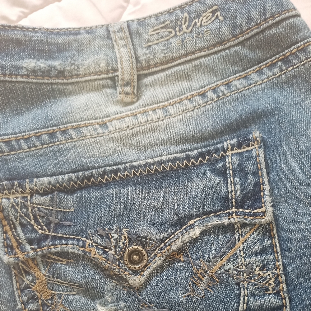 Woman's plus size SILVER JEANS PIONEER relaxed fit, distresse, boot cut  18 × 33